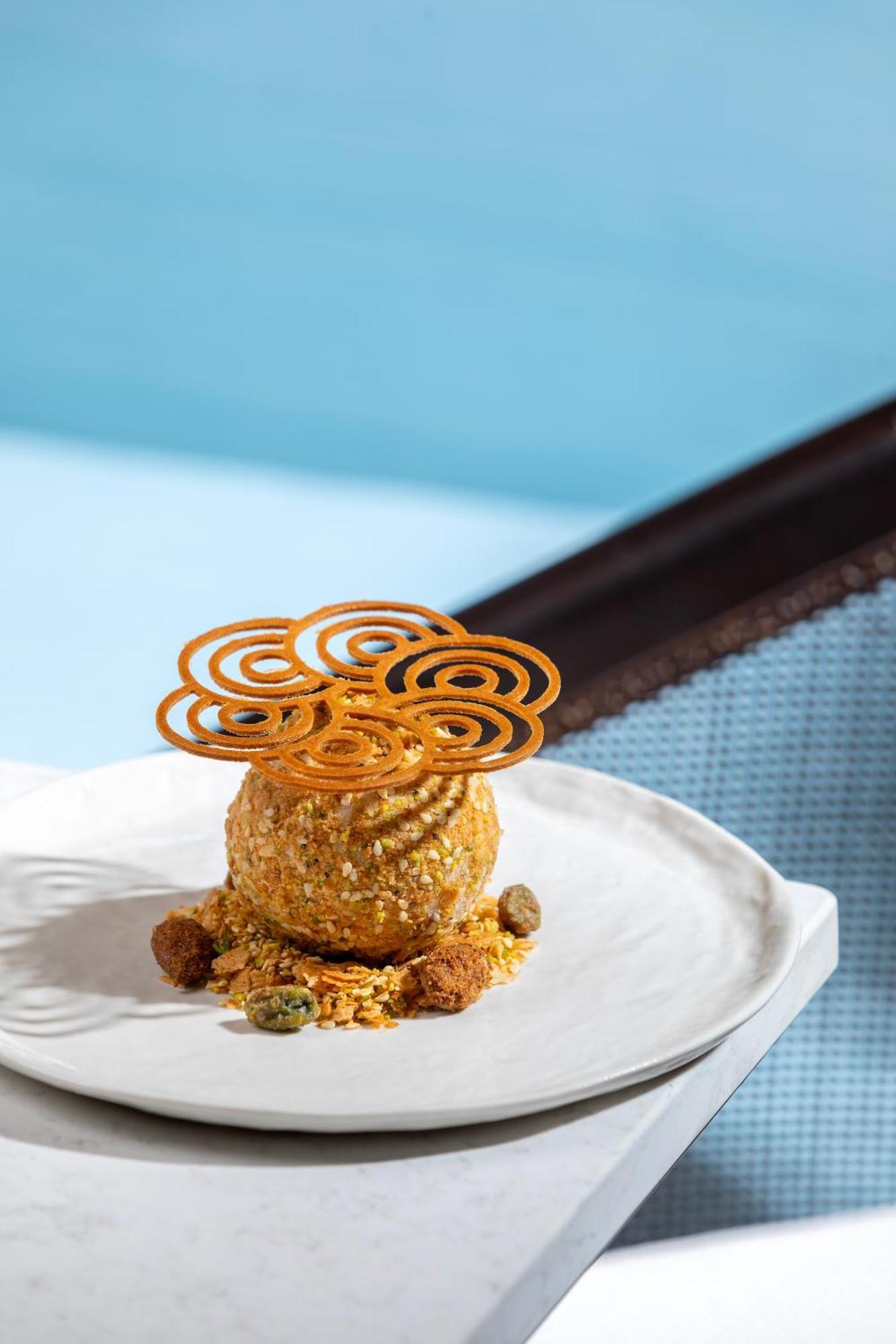 City Of Dreams Mediterranean - Integrated Resort, Casino & Entertainment Limassol Ngoại thất bức ảnh A dessert