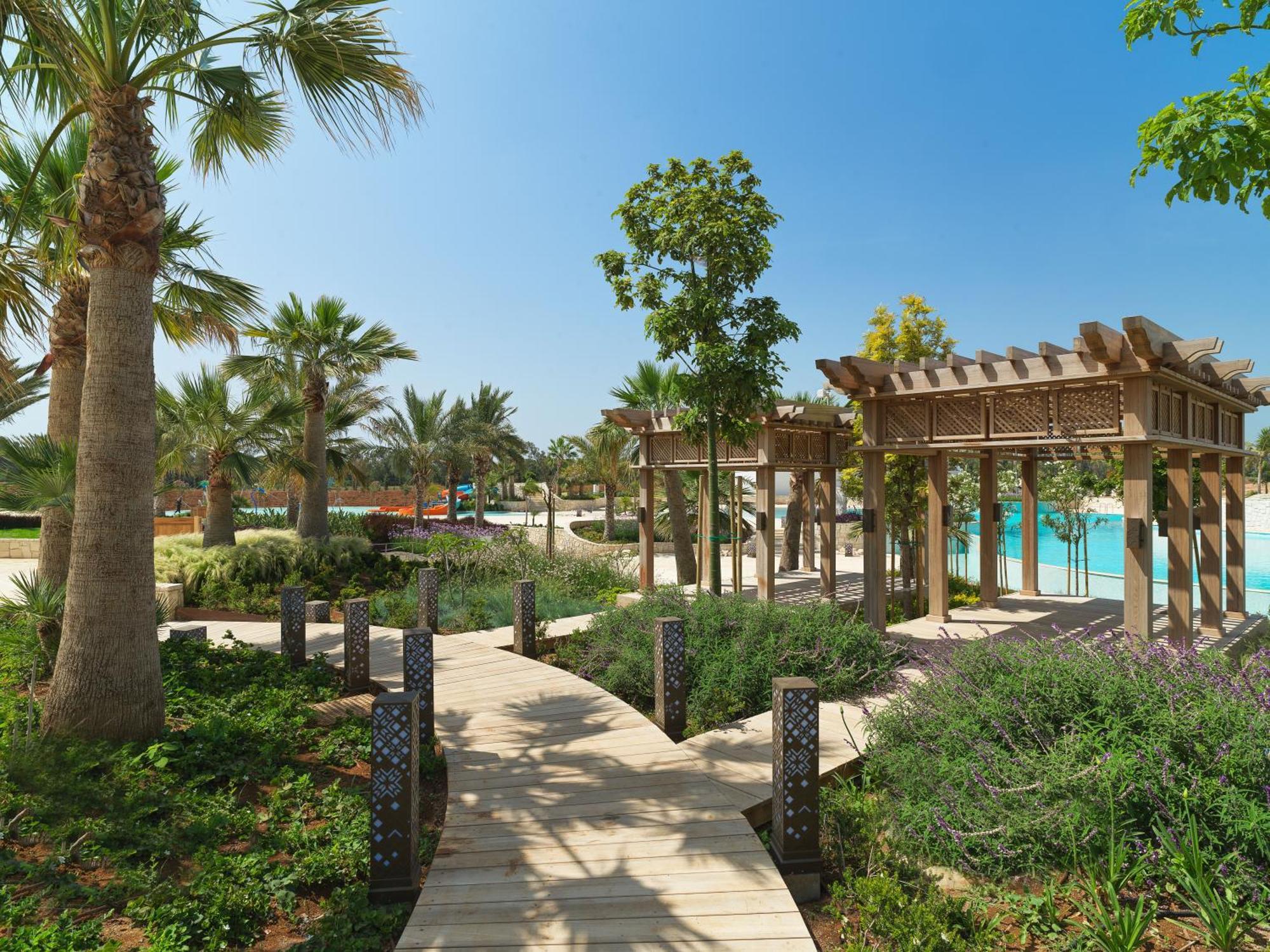 City Of Dreams Mediterranean - Integrated Resort, Casino & Entertainment Limassol Ngoại thất bức ảnh The Village